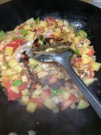 爱吃土豆鸡丁盖饭做法图解9)