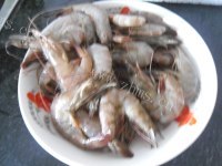 唇齿留香的蒜蓉炒虾做法图解1)