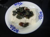 香喷喷的香辣皮蛋拌豆腐做法图解4)