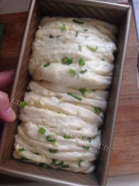 好吃的蒜香乳酪手撕面包做法图解9)