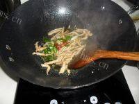 自制四季豆炒肉丝做法图解4)