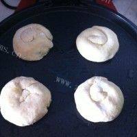 色泽不错的葱香豆渣饼做法图解13)