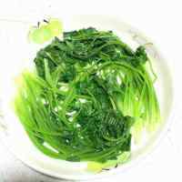 色香味俱全的凉拌皮蛋做法图解2)