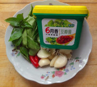 好吃的五花肉焖茄子做法图解2)