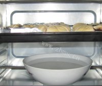 口感极佳的豆沙卷面包做法图解8)