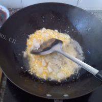 在家做的鸡蛋炒饭的做法图解三