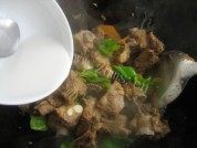 家常糖醋排骨做法图解10)