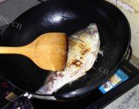 色味俱佳的红烧鳊鱼做法图解3)