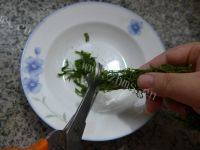 鸡蛋苔条饼做法图解2)
