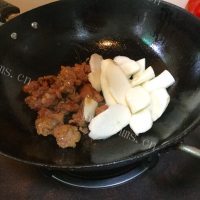 家常菜山药排骨做法图解5)