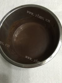 可口的双色慕斯流心蛋糕做法图解10)