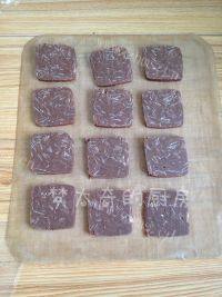 香脆的巧克力杏仁饼干