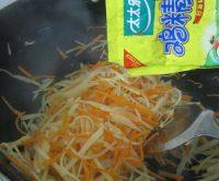 家常菜土豆丝炒胡萝卜丝