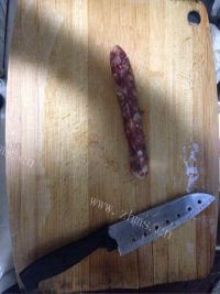 美味的腊肠鸡蛋炒饭做法图解1)