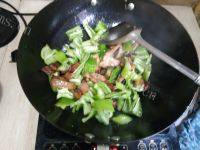 家常菜青椒炒腊肉做法图解3)