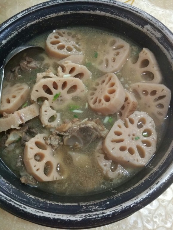 独特的莲藕炖排骨