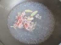 美味的萝卜粉丝汤做法图解6)