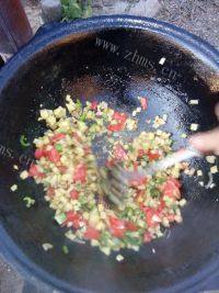 牛肉丁拌面配菜做法图解5)