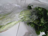 家常菜芹菜豆腐干做法图解1)