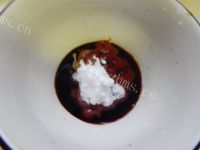 美味的茄汁五花肉藕卷做法图解17)