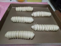 毛毛虫面包做法图解12)