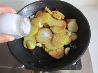 香辣土豆片做法图解6)