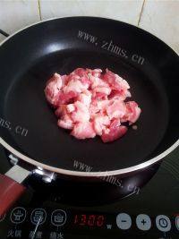 好吃的五花肉炒蒜苗做法图解3)