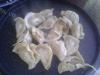 诱人煎水饺做法图解4)