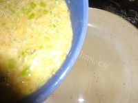 自制青椒鸡蛋饼做法图解6)