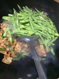 美味的豆角焖面做法图解6)