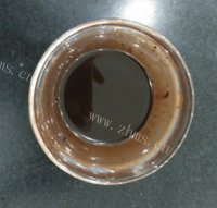 喷香的巧克力蛋糕卷做法图解3)