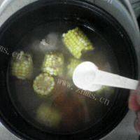 自制胡萝卜玉米排骨汤