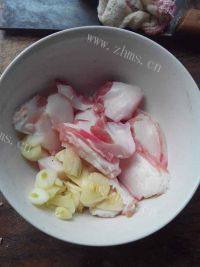 家常菜菜花炒肉做法图解3)