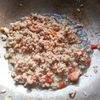 家常菜肉末四季豆做法图解5)