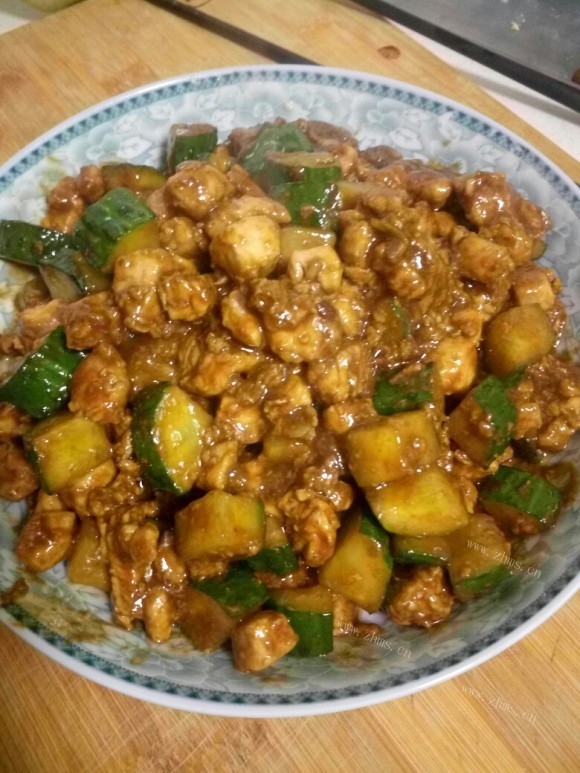 喷香的酱爆鸡丁
