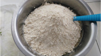 可口的香酥葱油饼干做法图解4)