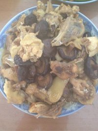 美味的香菇闷鸡做法图解5)