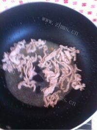 自制洋葱炒肉丝做法图解2)