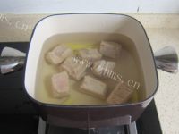 美味的田园排骨汤做法图解4)