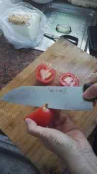 美味的西红柿冬瓜汤做法图解2)