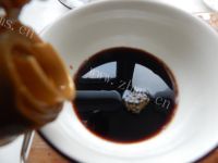 美味的凉拌凉粉做法图解7)