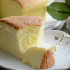 色泽鲜亮的酸奶蛋糕