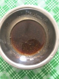 鲜嫩可口皮蛋豆腐做法图解5)