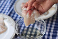 美味的番茄鱼片汤做法图解2)