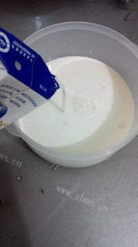 自制酸奶做法图解3)