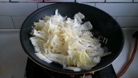 家常菜醋溜白菜片做法图解3)