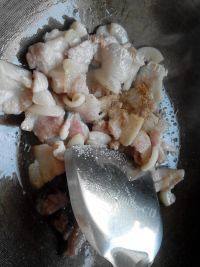 家常菜五花肉炒蒜薹做法图解5)