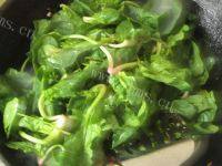 家常菜菠菜炒猪肝做法图解9)