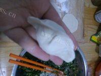 迷人的荠菜饺子做法图解10)