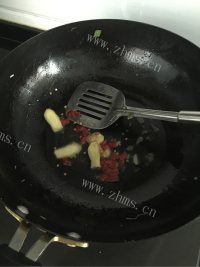 美味的香辣鸡爪做法图解4)